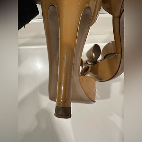 Valentino Classic Patent Leather Bow - Picture 13 of 16